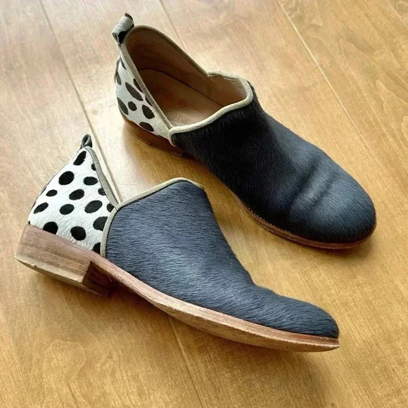 Moskkito Lyssa Dalmatian Print Ankle Booties, Size 39 (US 8-8.5) - Picture 5 of 15